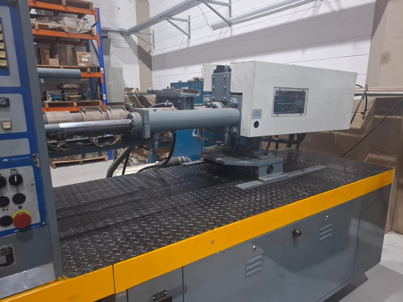 Injetora Battenfeld 70 ton